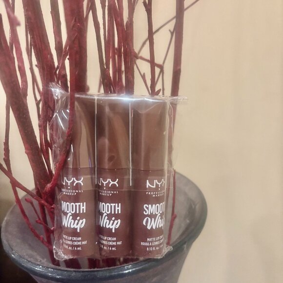 THREE "Thread Count" NYX Whip Matte Lip Cream Ultra-Smooth Vegan Lip Cream - Picture 3 of 4